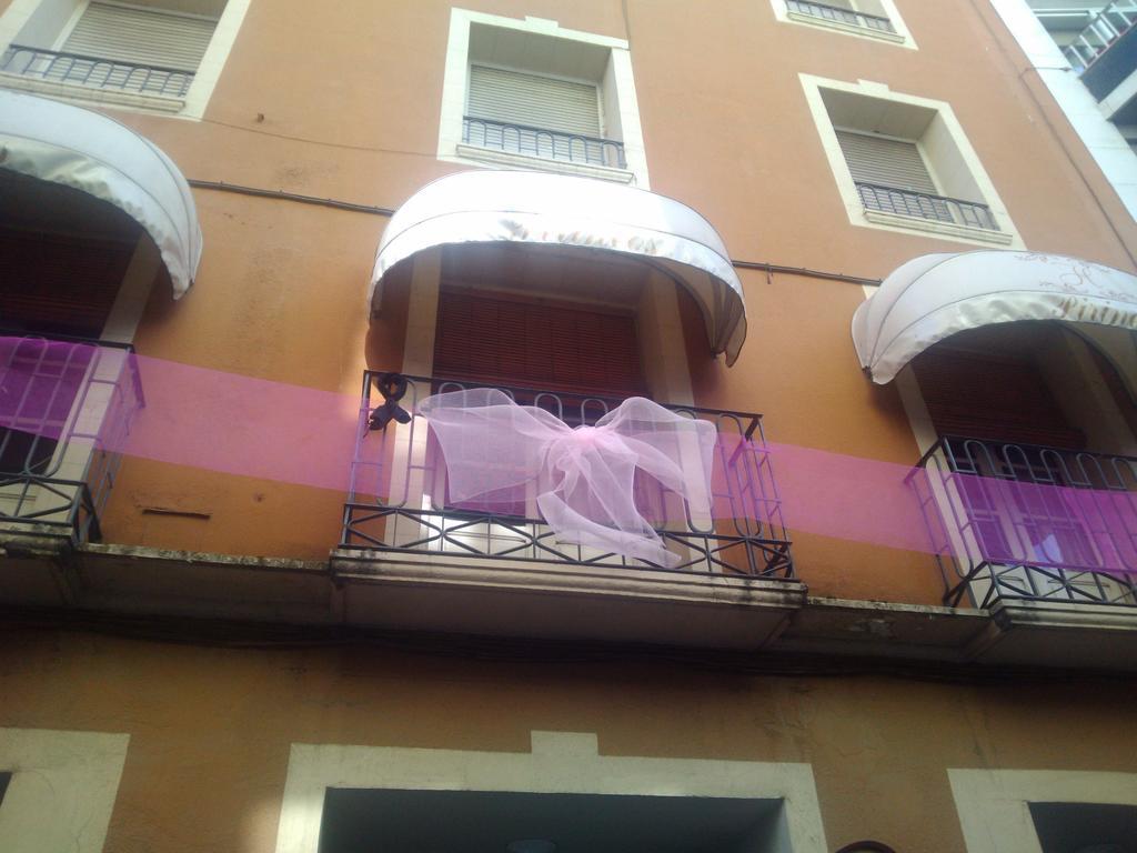 Hostal Pirineos Barbastro Exterior foto
